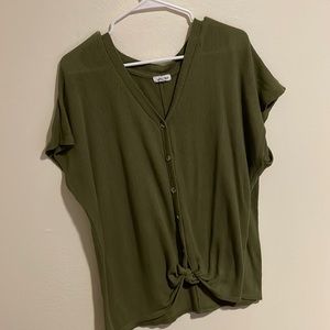 XL Green buttoned blouse from Charming Charlie